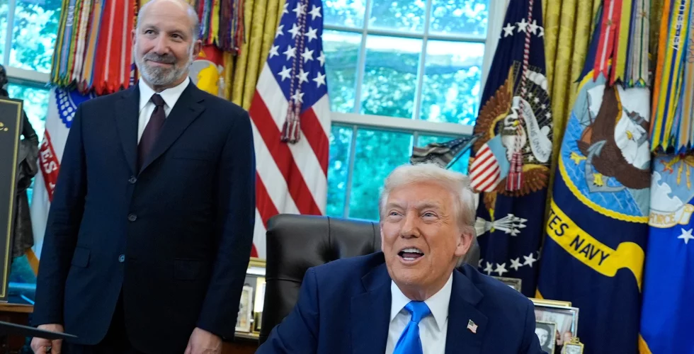 Miljardnota för techjättar efter Trumps nya utspel: “Vägtullar på 100.000 dollar”