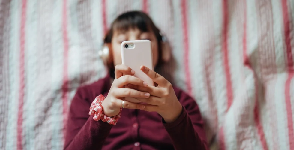 AI-bolaget Character AI inför 18-årsgräns – bara vuxna får chatta med Farao