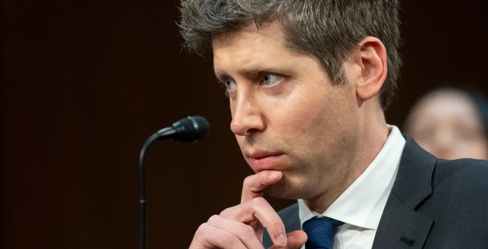 OpenAI bromsar Stargate – flera chefer på väg bort