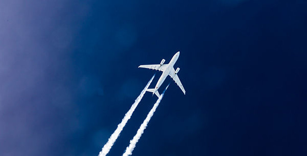 Globala flyget ner 56 procent i mars
