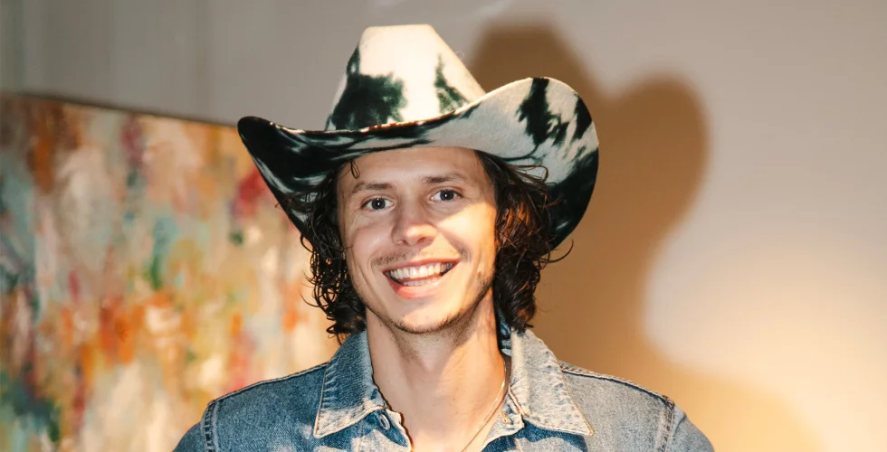 Dive Madhouse backades av Saeid Esmaeilzadeh – nu ökar konstplattformen Artist Arena: “Stor skillnad”