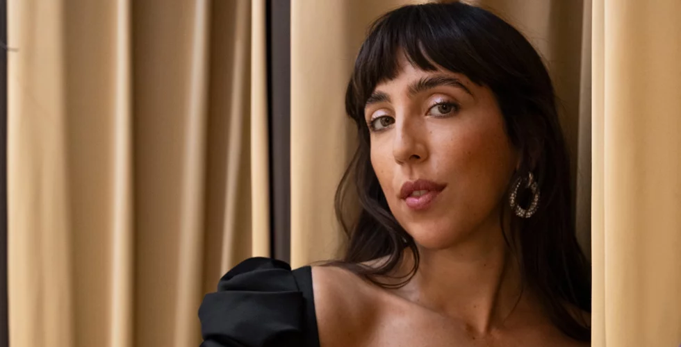 Sania Claus Deminas Sania d’mina växlar upp – med lyxvaruhusen: “Jag grät och var nära att ge upp”