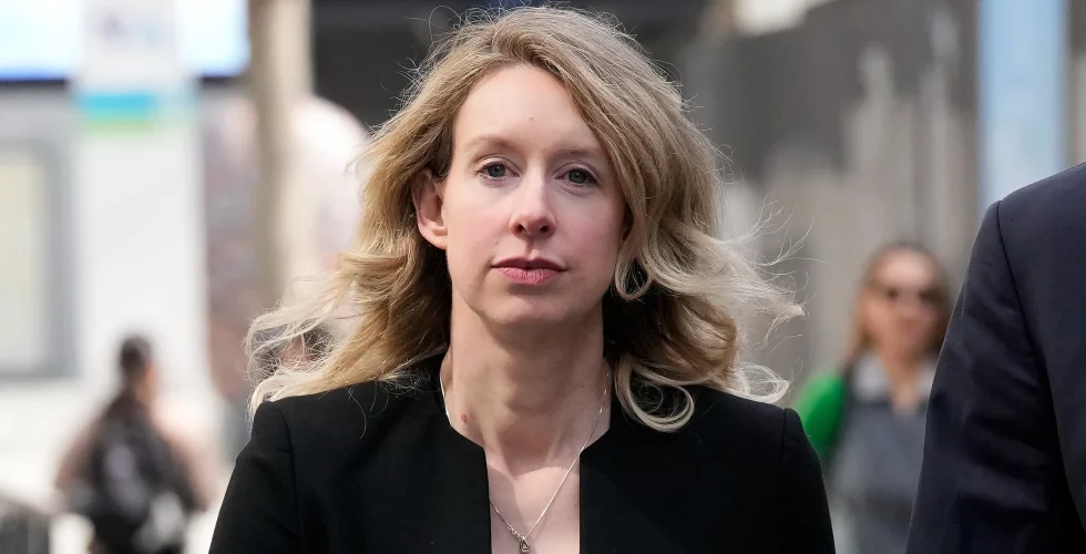 Theranos-grundaren Elizabeth Holmes från fängelset: “Blivit tystad”