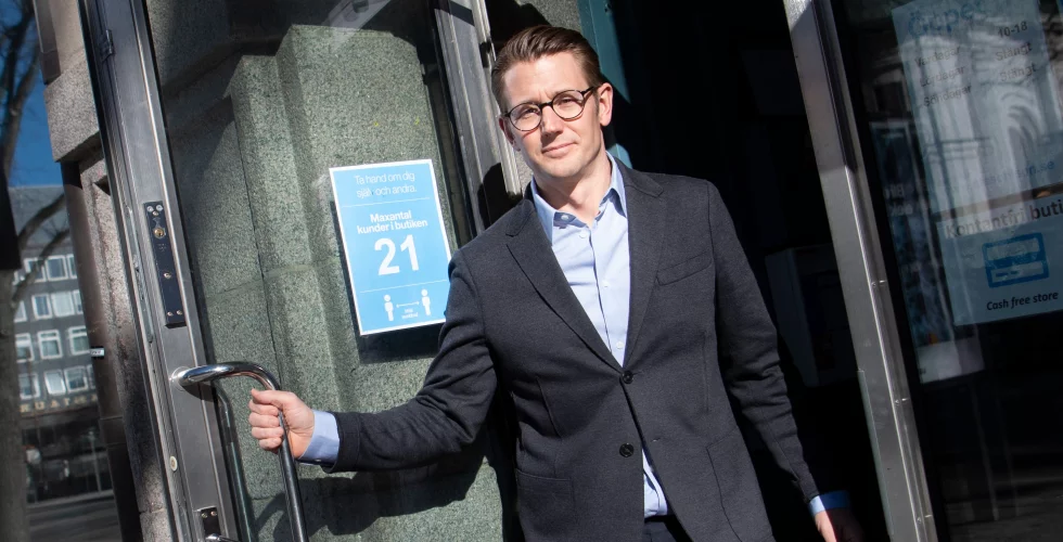 Fackeltåg mot Clas Ohlson: “Andan är död”