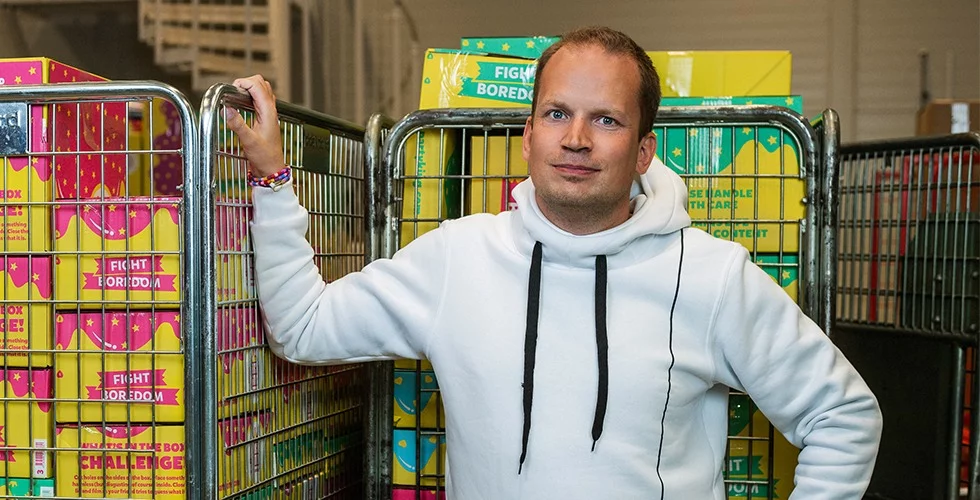 Grundaren Joel Svensson lämnar som vd på Partykungen – efter 16 år