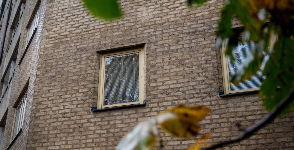 Bakslag i rätten för techprofilens bolag Guestit – hotellet hålls stängt efter sexköpen