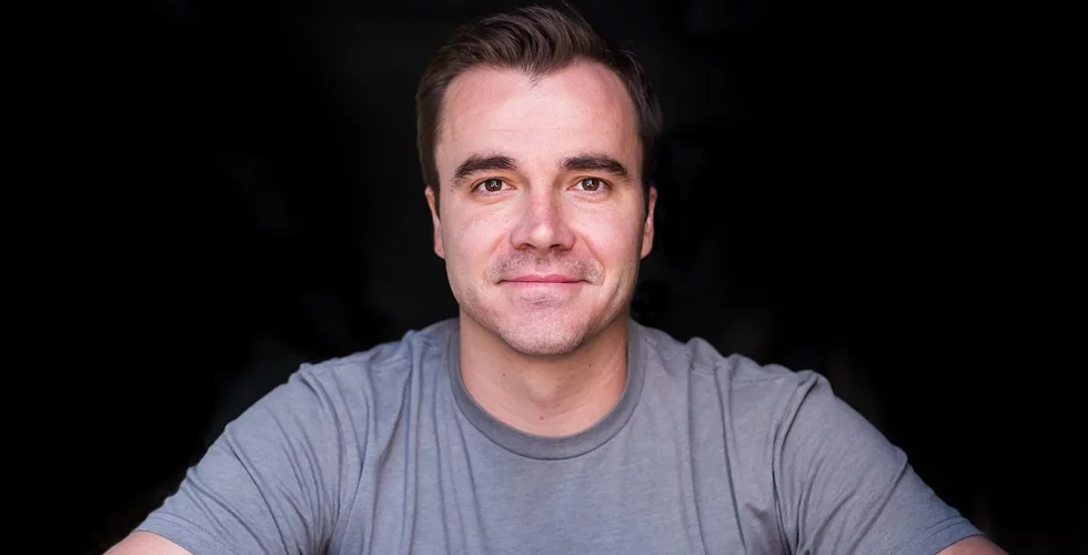 Mat från socialen, barfota i skogen och sektmedlem – techentreprenören Danny Renschs tuffa barndom