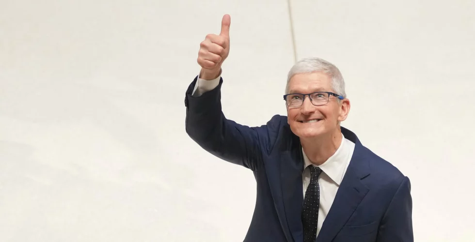 Apple slog nytt rekord – men säljer färre Iphones